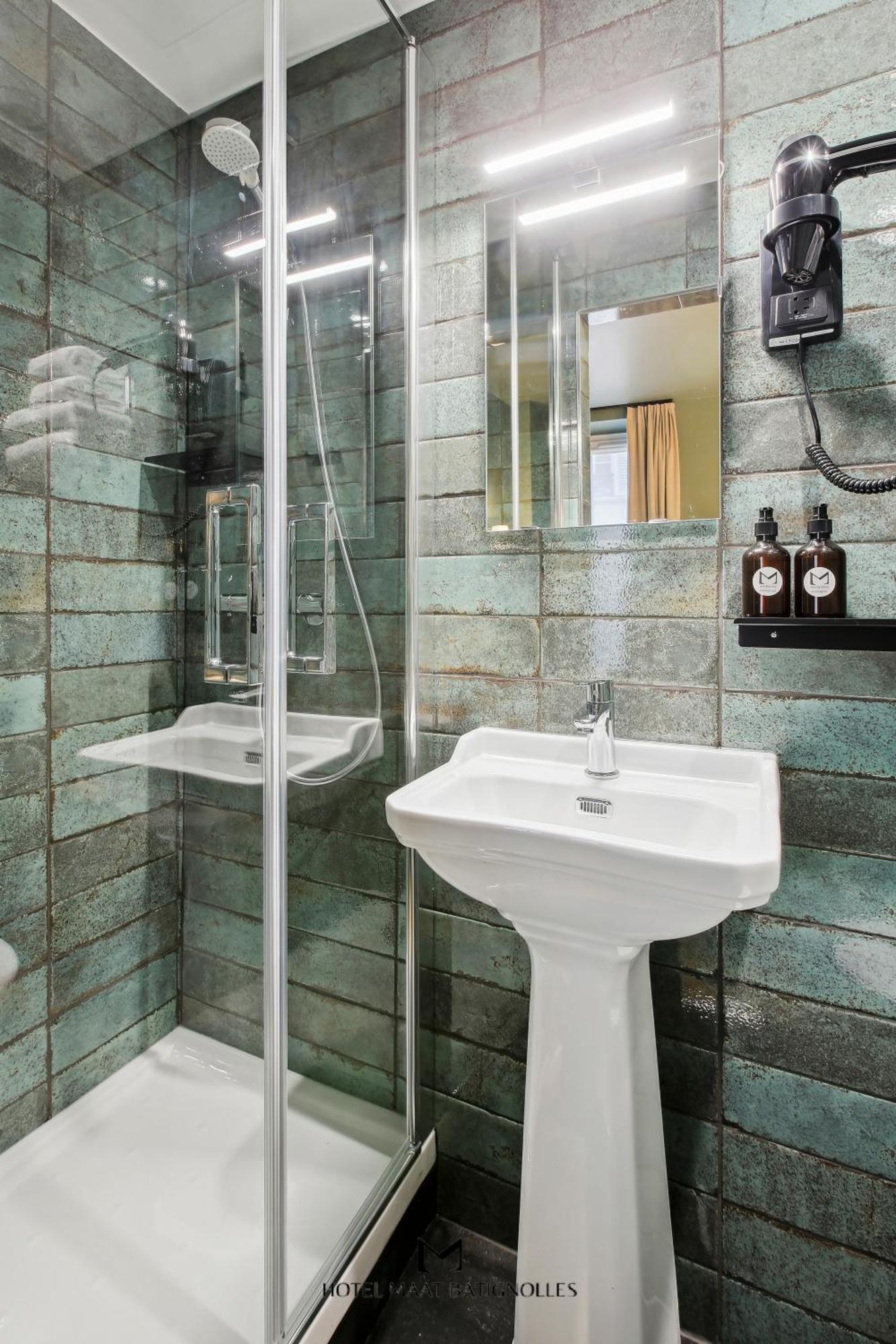 Hotel Maat Batignolles Paris Ngoại thất bức ảnh